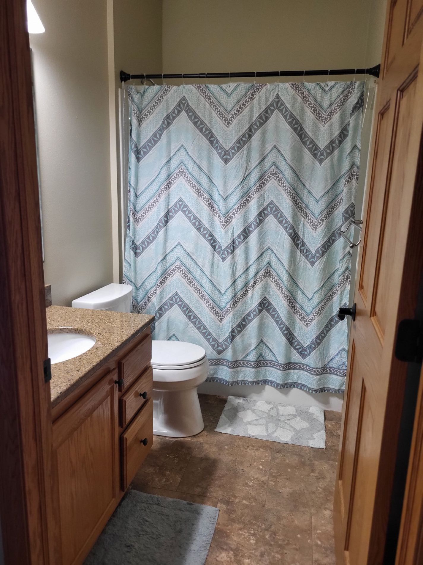 Full guest bathroom