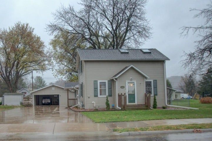 La Crosse Home, WI Real Estate Listing