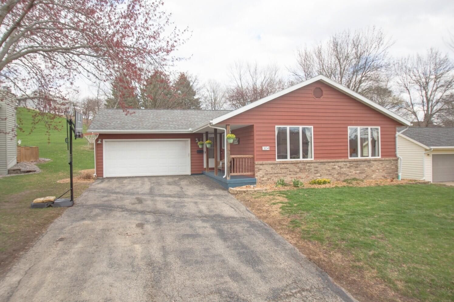 La Crescent Home, MN Real Estate Listing